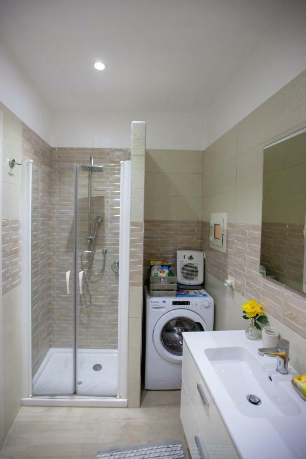 Garibaldi House Apartment Naples Luaran gambar